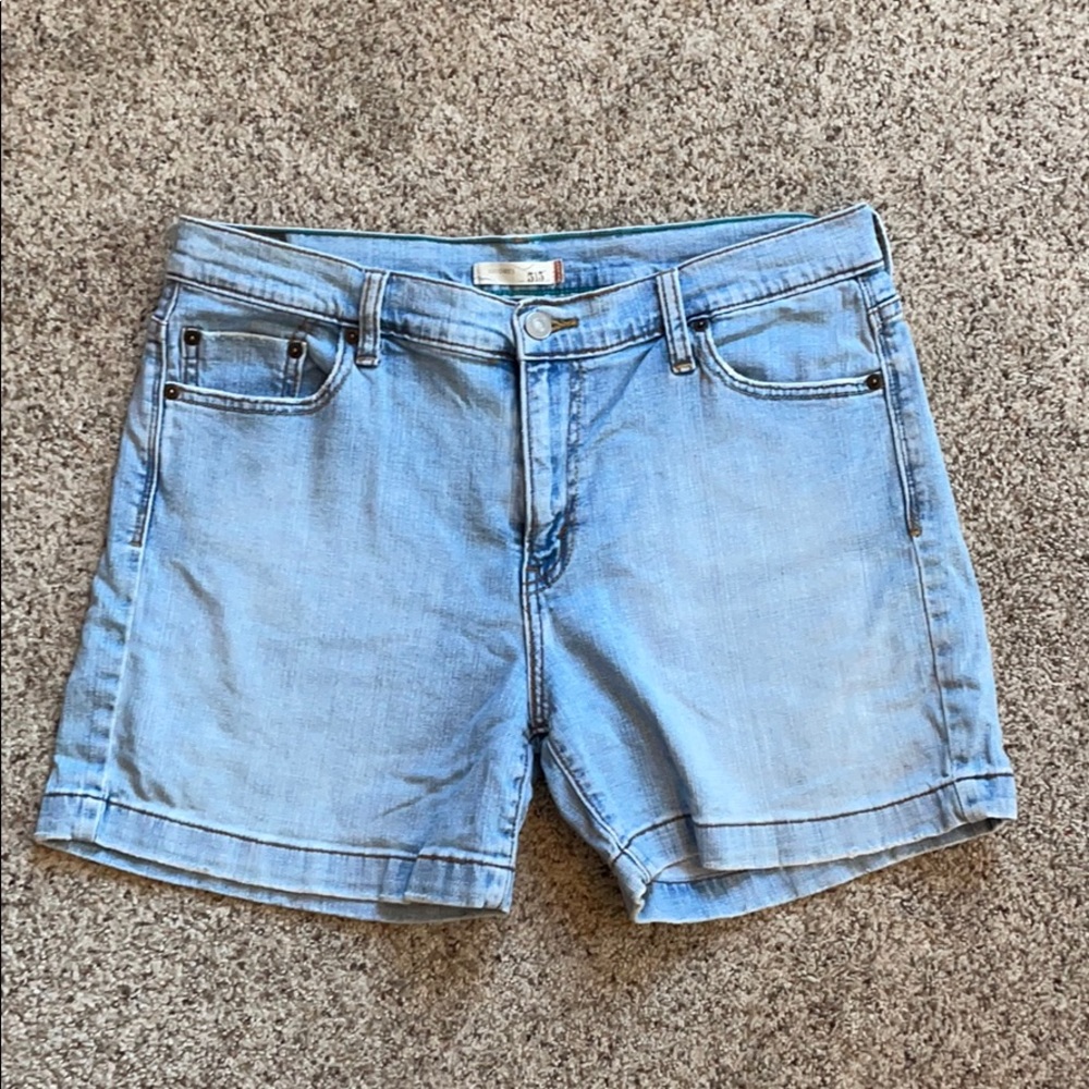 Levi’s short